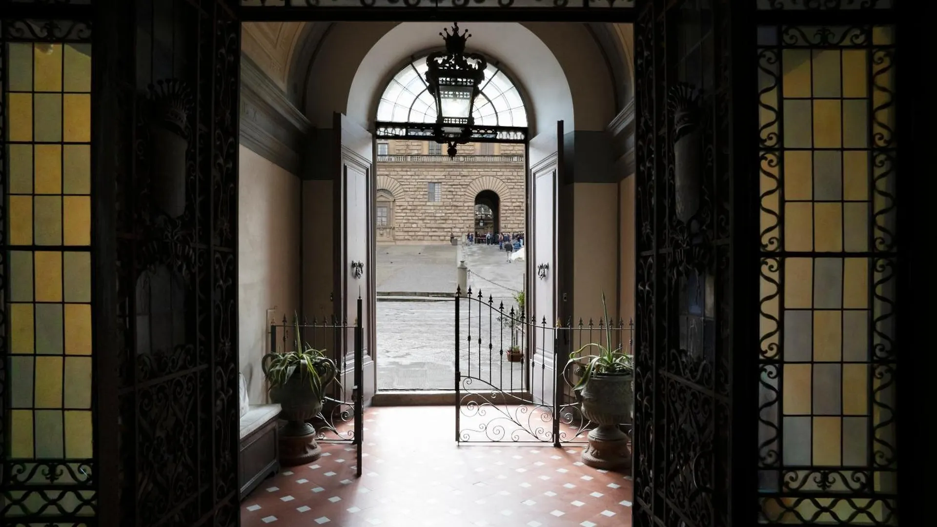 Pitti13 Apartment Florence